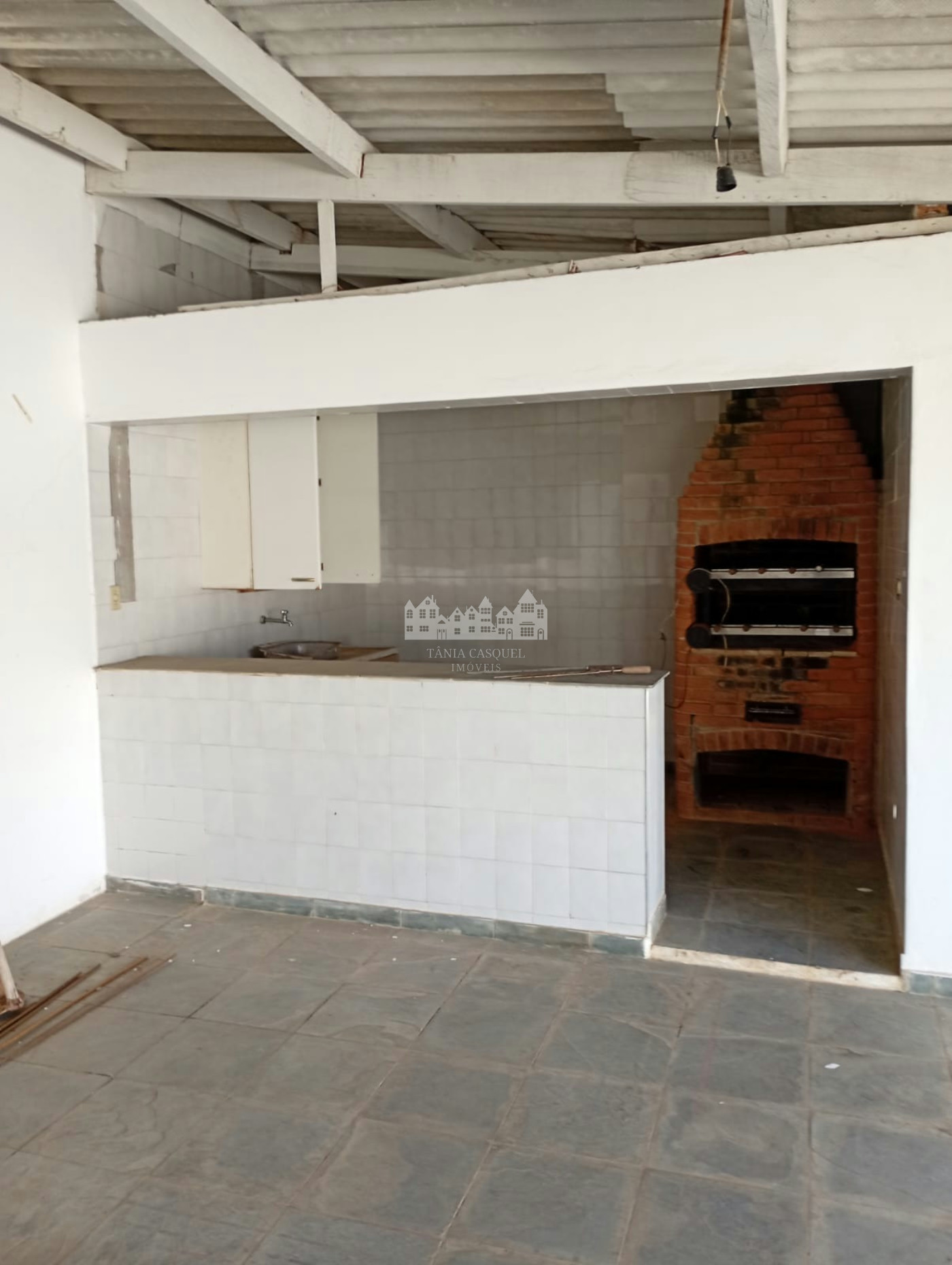 Terreno com benfeitorias à venda perto da Alameda Lucas, Atibaia - SP