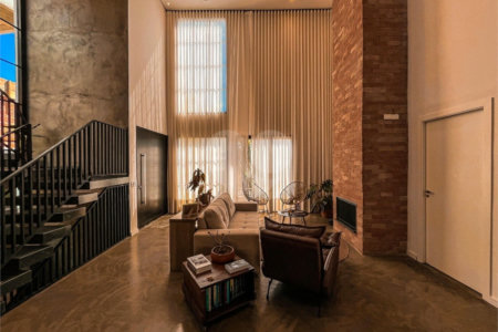Casa à venda com 4 quartos, sendo 3 suítes,  no condomínio Vintage, Cotia - SP