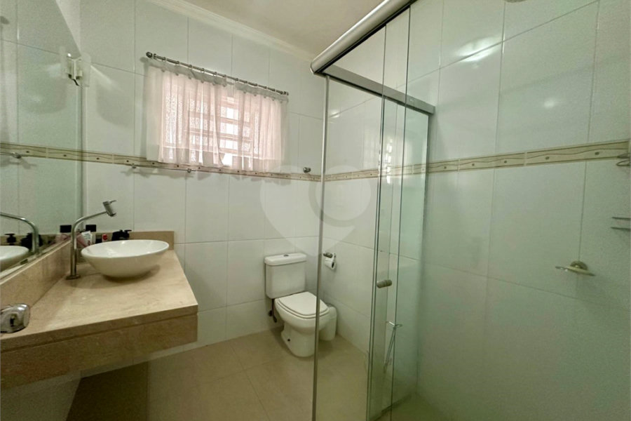 Sobrado à venda com 4 quartos, sendo 1 suíte, em Parque Novo Mundo, São Paulo, SP