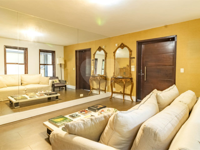 Casa à venda com 3 quartos, sendo 1 suíte,  em Jardim Paulistano, São Paulo, SP