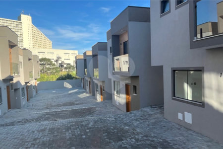 Villagio à venda com 2 suítes em Jardim Santo Antônio, Atibaia, SP