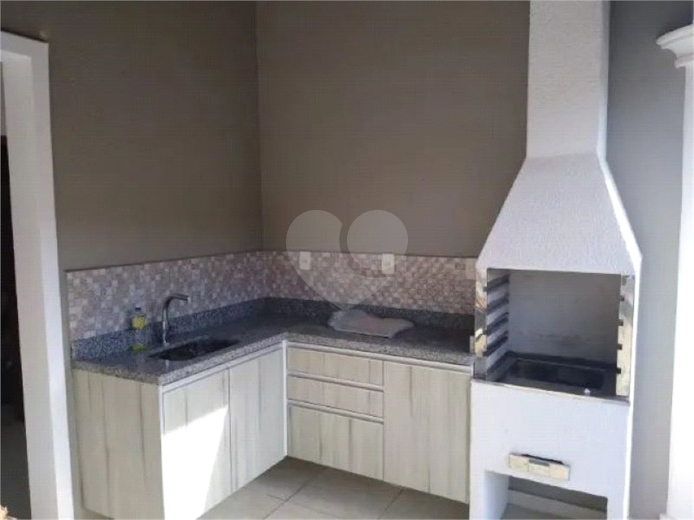 Casa à venda com 3 quartos, sendo 1 suíte, no condomínio Palmeiras Imperiais, Salto - SP