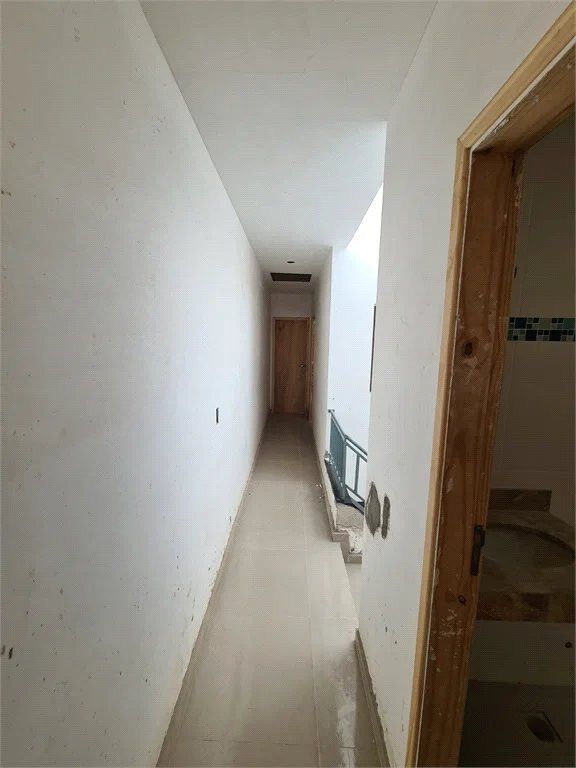 Sobrado à venda com 3 quartos, sendo 1 suíte, em Vila Gomes, São Paulo, SP