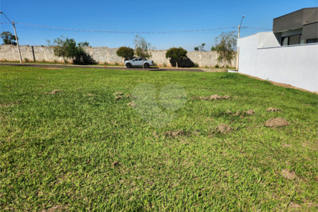 Terreno à venda em Residencial Volpi, Araraquara, SP