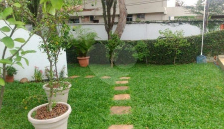 Sobrado à venda com 5 quartos, sendo 2 suítes,  em Instituto de Previdência, São Paulo, SP