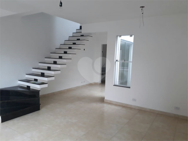 Sobrado à venda com 3 quartos, sendo 1 suíte,  em Tremembé, São Paulo, SP