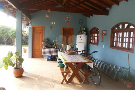 Casa à venda com 3 suítes no condomínio Residencial dos Lagos, Itupeva - SP