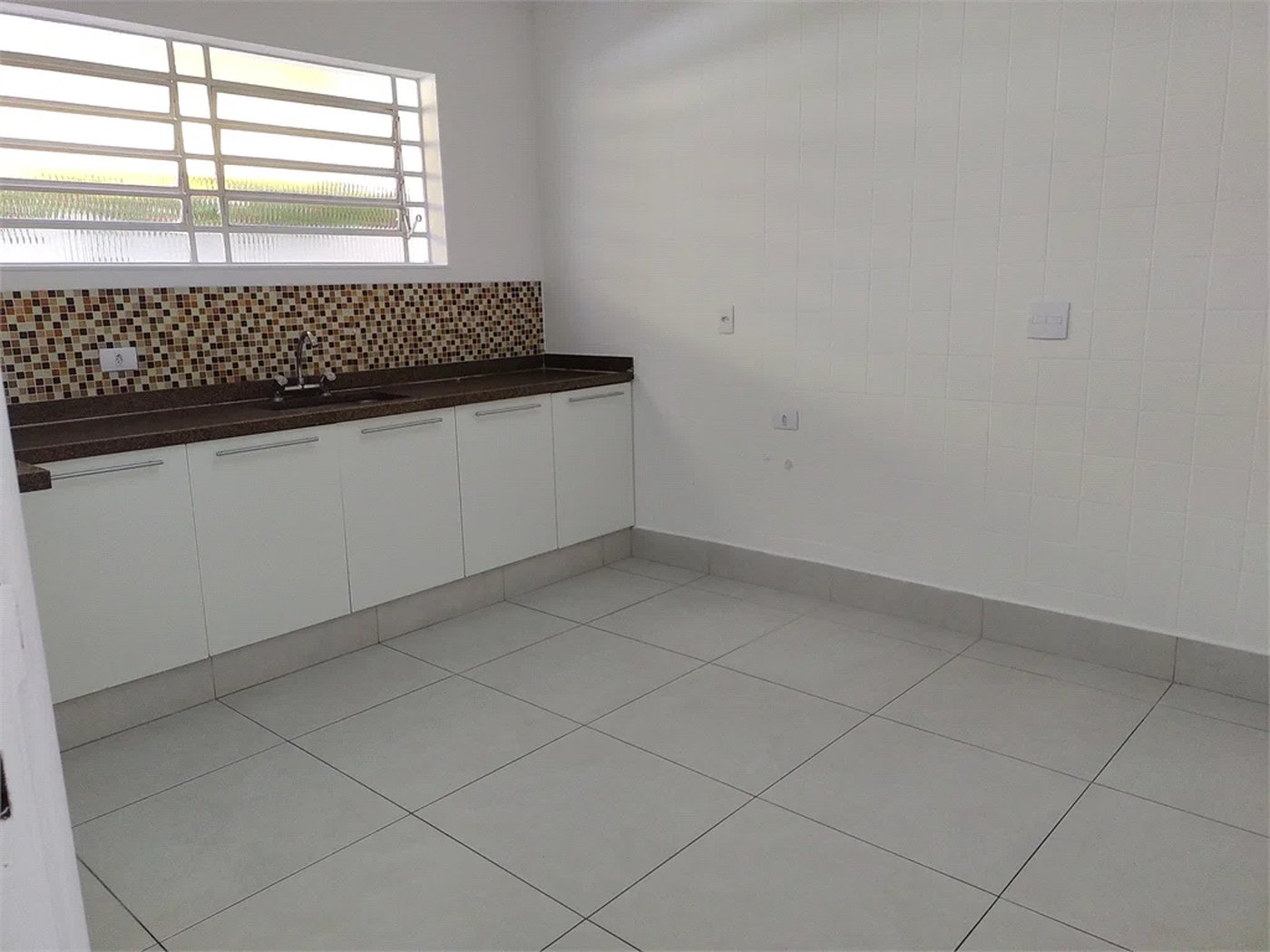 Casa à venda com 3 quartos, sendo 1 suíte, em Vila Cordeiro, São Paulo, SP