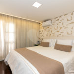 Apartamento à venda com 3 quartos, sendo 1 suíte,  em Vila Uberabinha, São Paulo, SP
