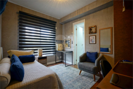 Apartamento à venda com 4 quartos, sendo 2 suítes, em Santo Amaro, São Paulo, SP