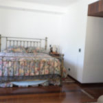 Sobrado à venda com 4 suítes em Recanto Impla, Carapicuíba, SP
