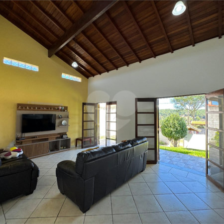 Chácara à venda com 3 quartos, sendo 1 suíte, em Pavão (canguera), São Roque, SP