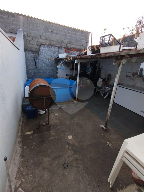 Casa à venda com 2 quartos, sendo 1 suíte,  em Jardim Layr, Mogi das Cruzes, SP