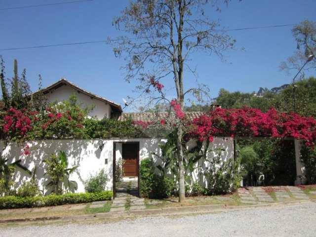 Sobrado à venda com 3 quartos, sendo 1 suíte,  em Tremembé, São Paulo, SP