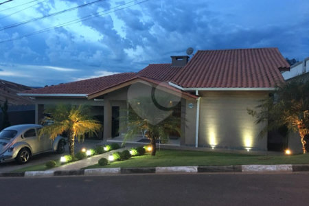 Casa à venda com 3 suítes em Condomínio Serra da Estrela, Atibaia, SP