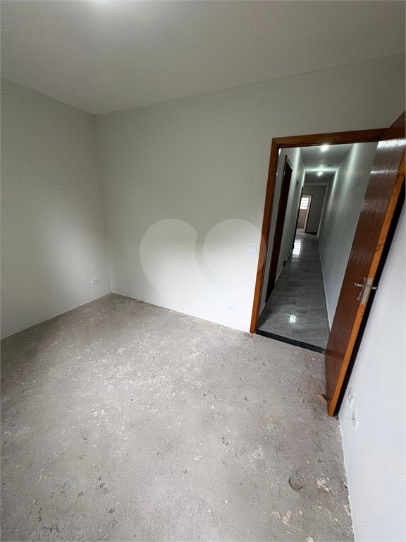Casa à venda com 3 quartos, sendo 1 suíte, no condomínio Felipe Camarao, Poá - SP