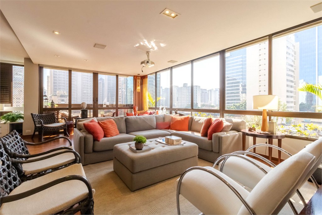 Apartamento à venda com 3 suítes em Itaim Bibi, São Paulo, SP