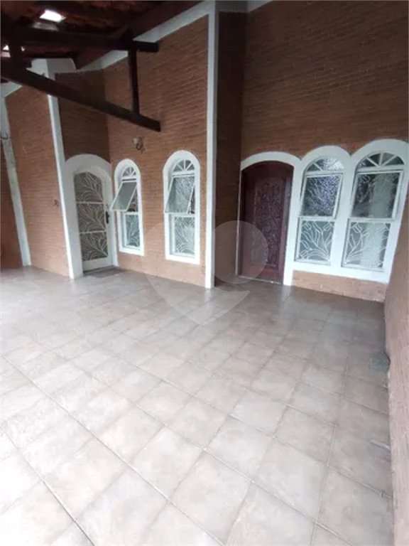 Casa à venda com 3 quartos, sendo 2 suítes,  em Conjunto Residencial Trinta e Um de Março, São José dos Campos, SP