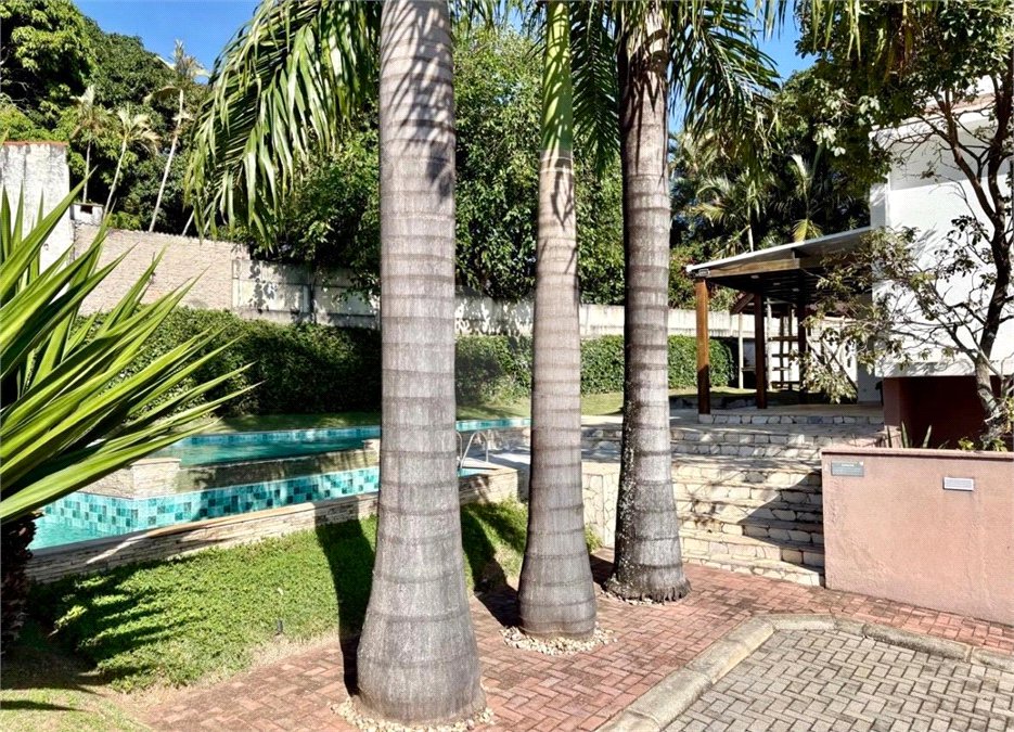 Casa à venda com 3 quartos, sendo 1 suíte, no condomínio Residencial Rio Preto Village, Atibaia - SP