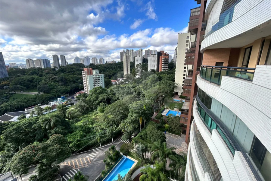 Apartamento à venda com 3 suítes em Morumbi, São Paulo, SP