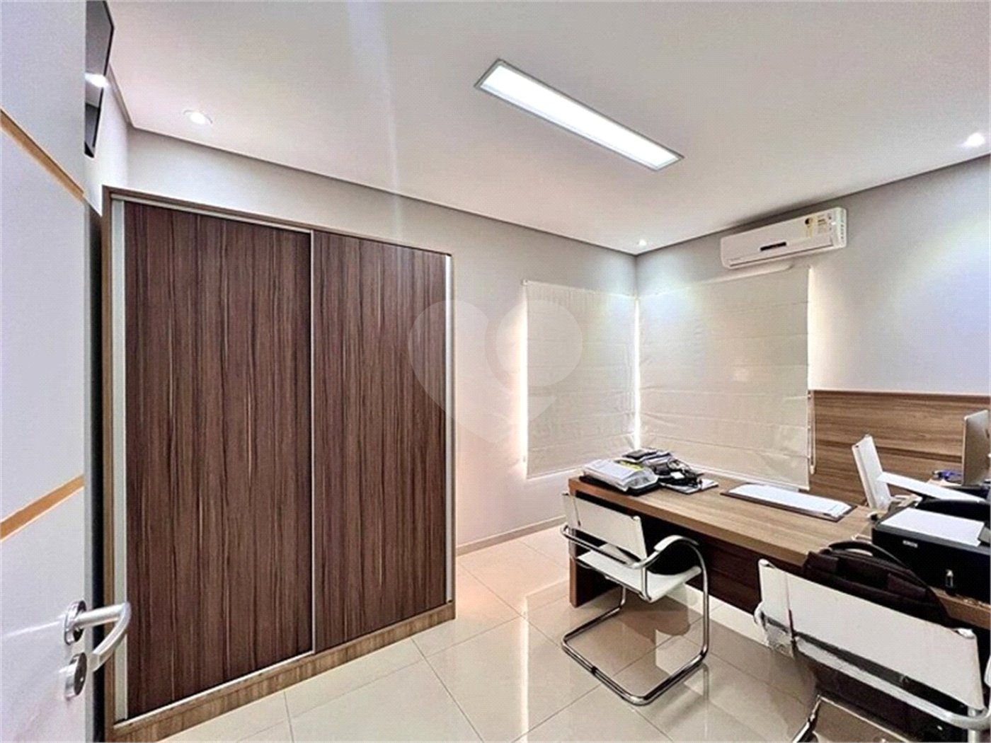 Casa à venda com 5 suítes no condomínio Ibiti Royal Park, Sorocaba - SP