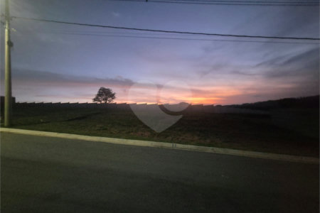 Terreno à venda no condomínio Villagio Caxambu, Jundiaí - SP