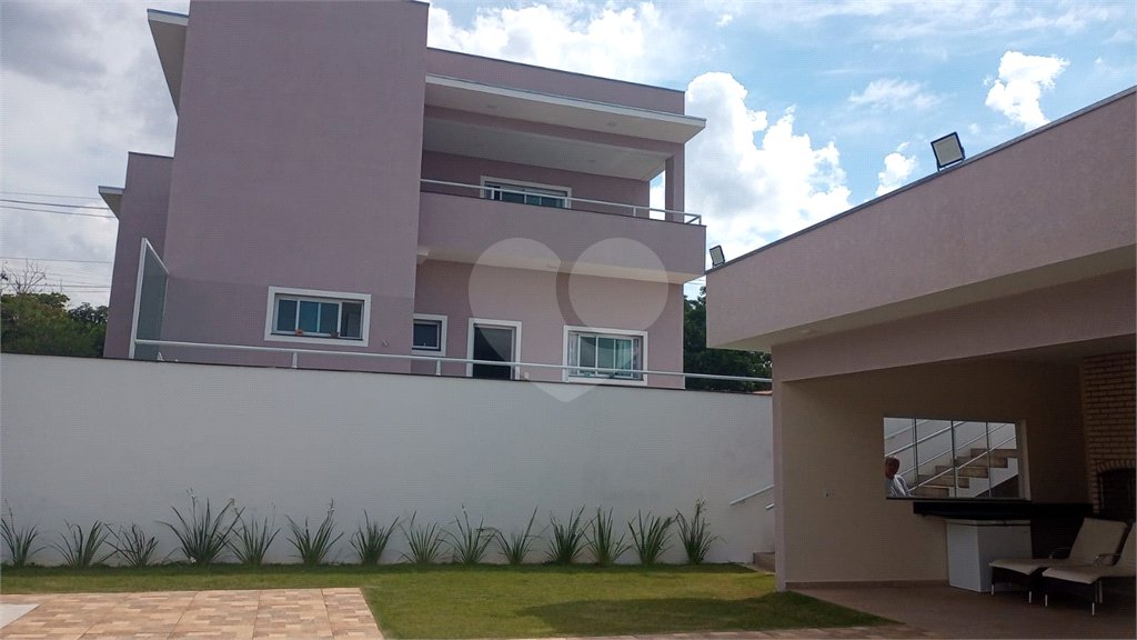 Casa à venda com 5 suítes no condomínio Village da Serra, Araçoiaba da Serra - SP