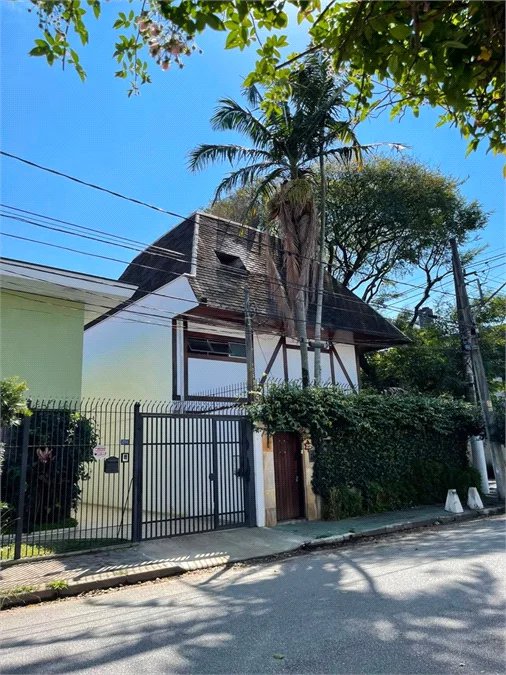 Sobrado à venda com 5 quartos, sendo 3 suítes, em Cidade Monções, São Paulo, SP