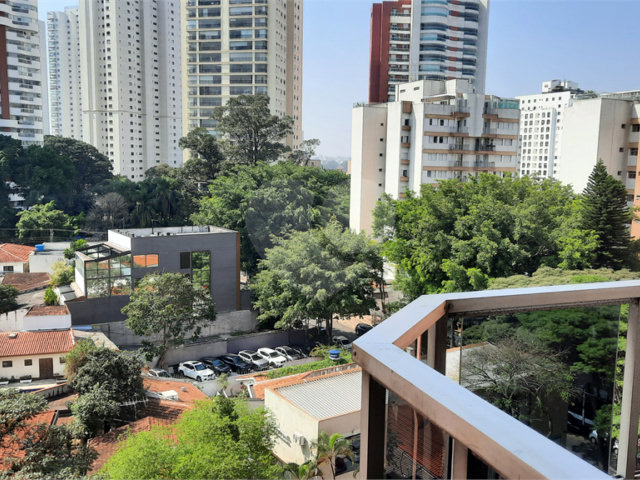 Apartamento à venda com 3 quartos, sendo 1 suíte,  em Jardim Marajoara, São Paulo, SP