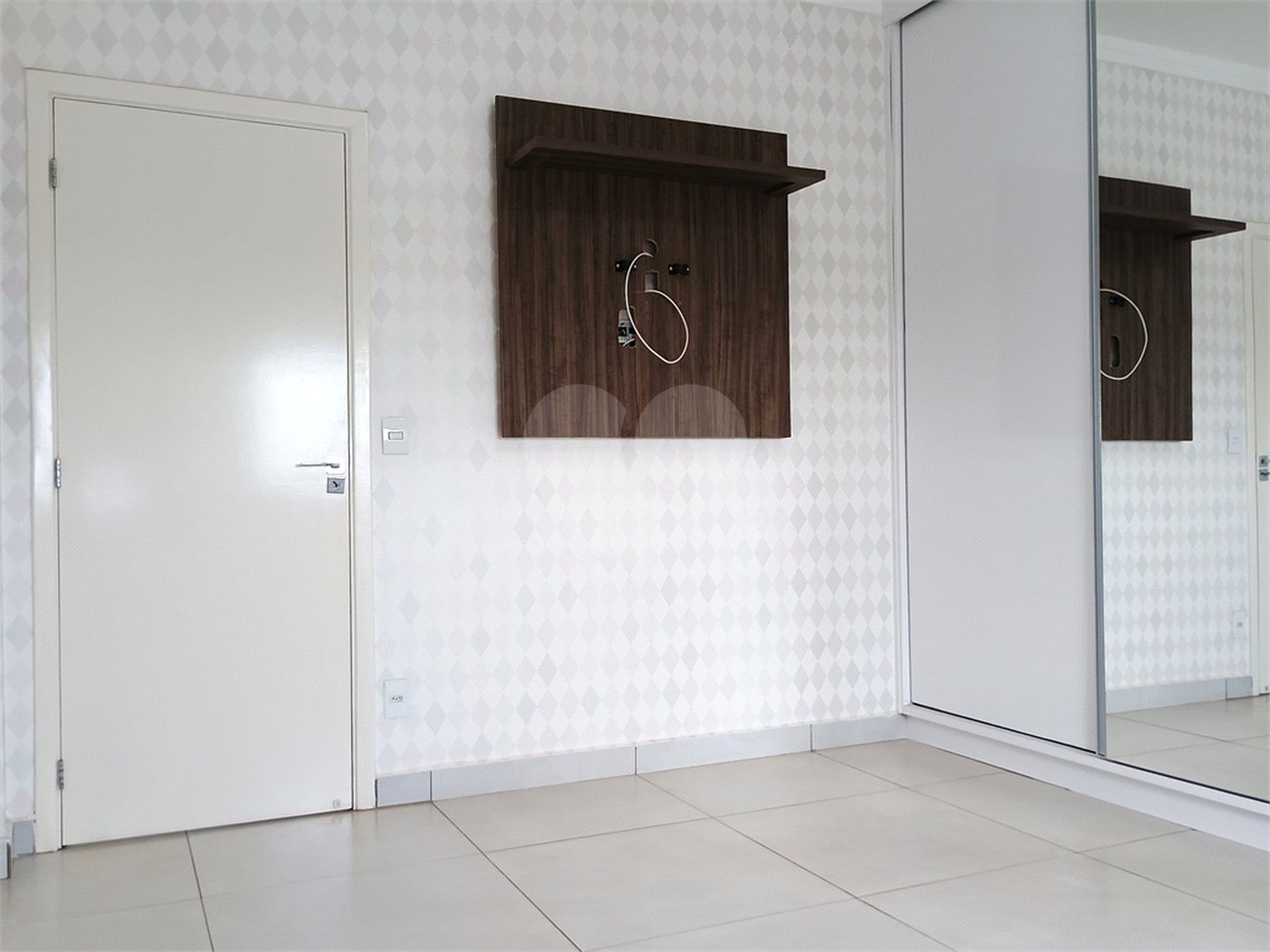 Sobrado à venda com 4 quartos, sendo 1 suíte, em Reserva San Gabriel, Ribeirão Preto, SP