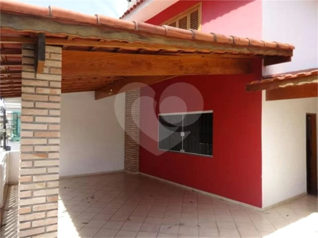 Casa à venda com 4 quartos, sendo 2 suítes,  em Horto, São Paulo, SP