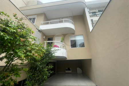 Casa à venda com 4 quartos, sendo 2 suítes, no condomínio Narandiba 23, São Paulo - SP