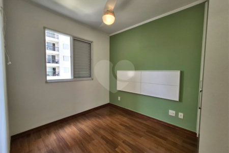 Apartamento à venda com 2 quartos em Vila Anastácio, São Paulo, SP