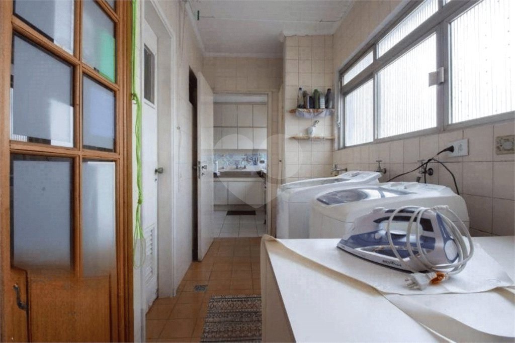 Apartamento à venda com 3 quartos, sendo 1 suíte,  em Vila Andrade, São Paulo, SP
