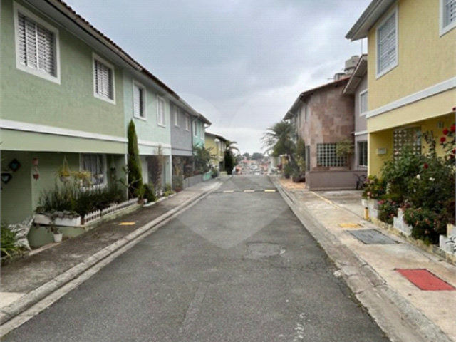 Casa à venda com 3 quartos no condomínio Vila Cantareira, São Paulo - SP