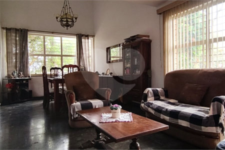 Sobrado à venda com 5 quartos, sendo 2 suítes, em Vila Trujillo, Sorocaba, SP