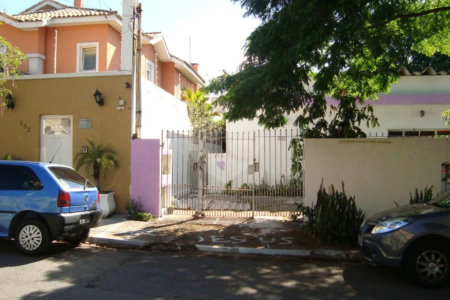 Casa à venda com 3 suítes em Jardim Leonor, São Paulo, SP