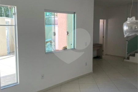 Sobrado à venda com 3 quartos, sendo 1 suíte, em Jardim Nathalie, Mogi das Cruzes, SP