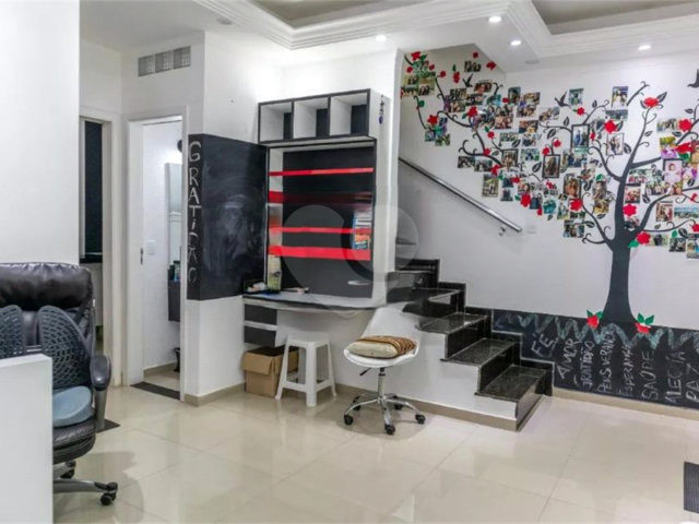 Casa à venda com 3 quartos, sendo 1 suíte,  no condomínio Rafaela I, São Paulo - SP