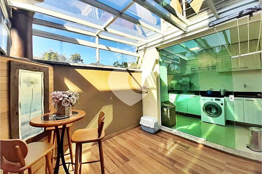 Casa à venda com 5 quartos, sendo 2 suítes, no condomínio Florada da Serra, São Paulo - SP