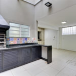 Sobrado à venda com 4 quartos, sendo 3 suítes, em Campo Belo, São Paulo, SP