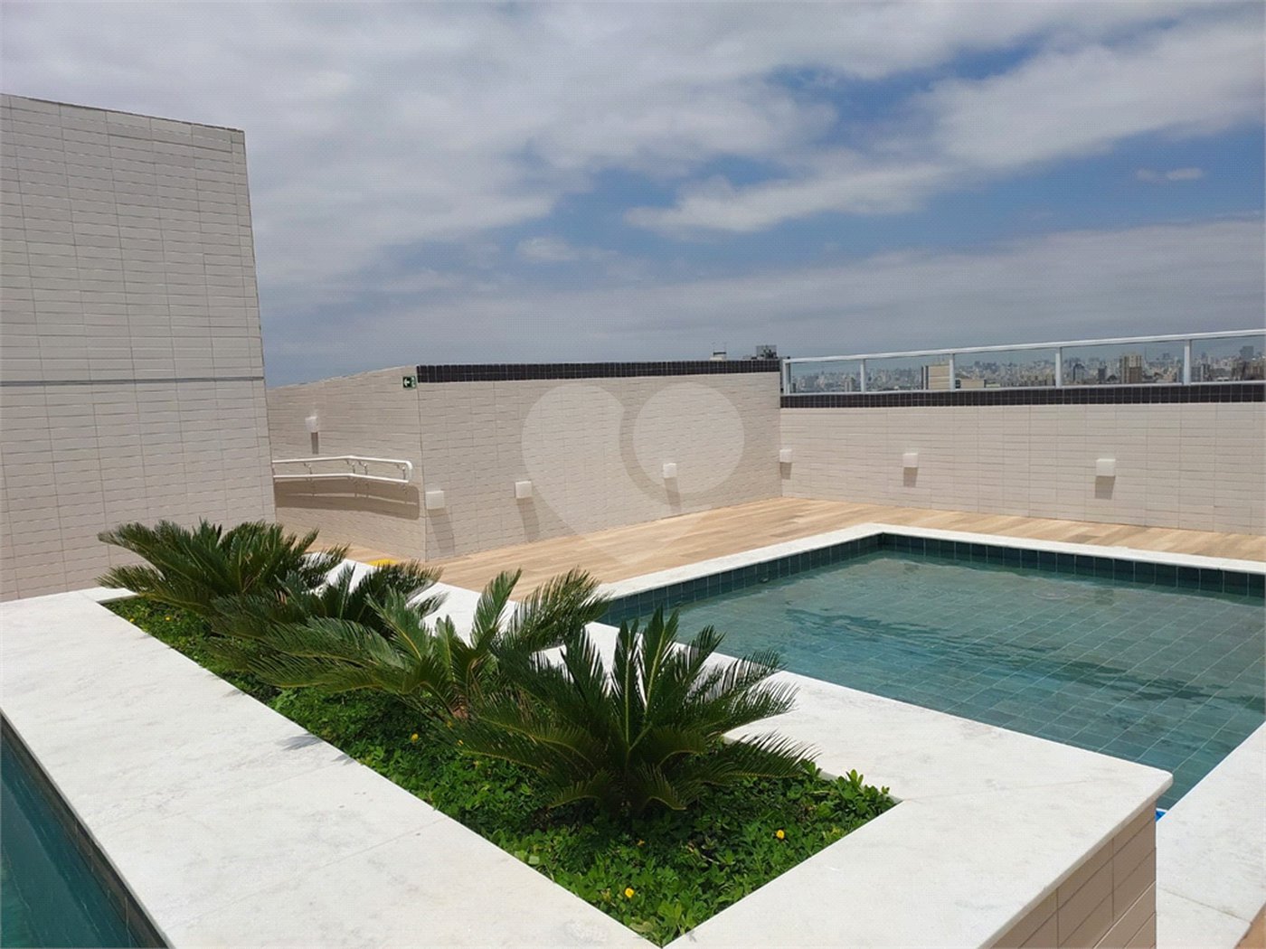 Apartamento à venda ou para alugar com 2 quartos, sendo 1 suíte, em Vila Mazzei, São Paulo, SP