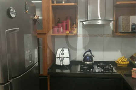 Sobrado à venda com 3 quartos, sendo 1 suíte,  em Jardim Universo, Mogi das Cruzes, SP