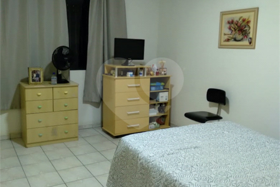 Casa Térrea à venda com 3 quartos, sendo 1 suíte, em Vila Galvão, Guarulhos, SP