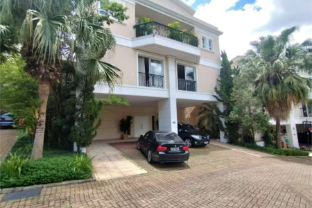 Casa à venda ou para alugar com 4 suítes no condomínio Solares Vila Europa, São Paulo - SP