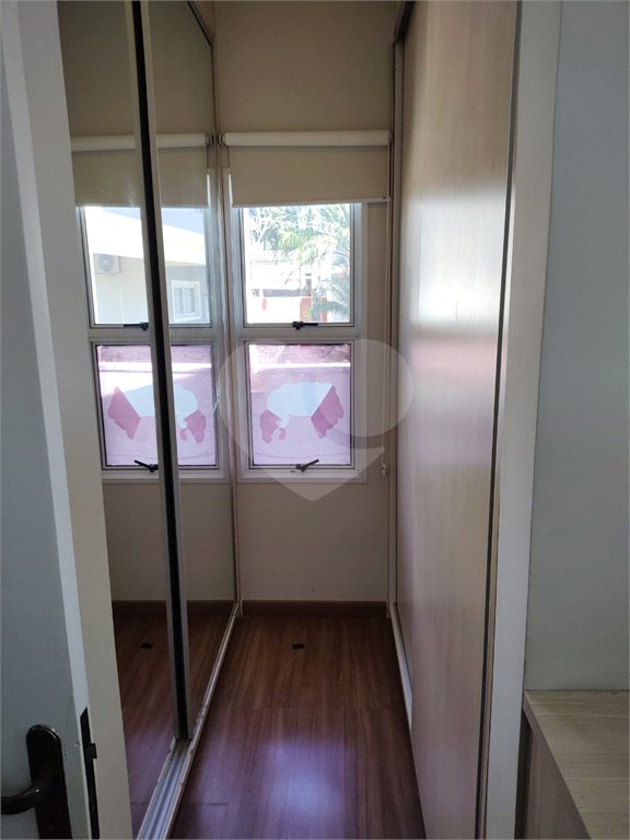 Casa à venda com 3 quartos, sendo 1 suíte,  no condomínio Residencial Jardim das Palmeiras, Vinhedo - SP