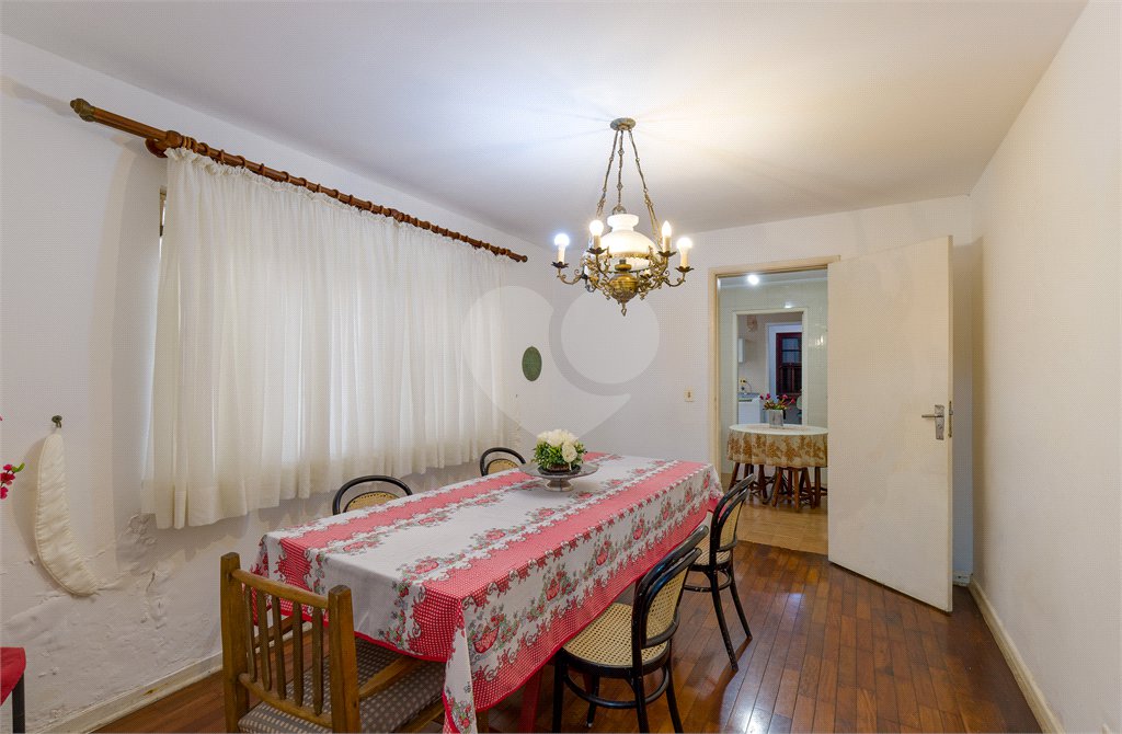 Casa à venda com 3 quartos, sendo 1 suíte,  em Campo Belo, São Paulo, SP