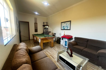 Casa à venda com 4 quartos, sendo 2 suítes, em Vila Nastri, Itapetininga, SP