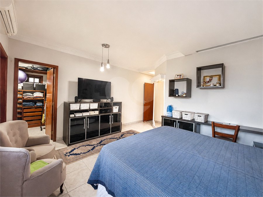 Casa à venda com 5 suítes no condomínio Parque Village Castelo, Itu - SP