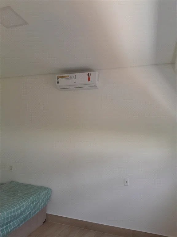 Casa à venda com 3 suítes em Moinho Velho, Cotia, SP